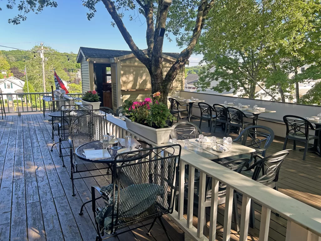 Thistle Inn outdoor patio