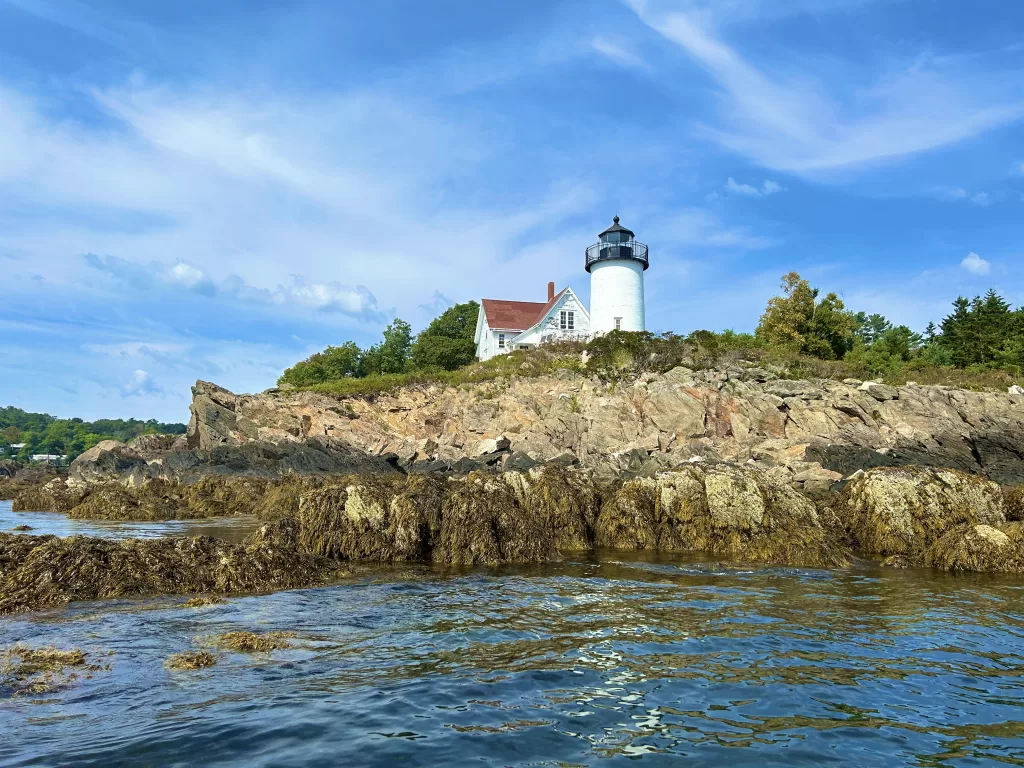 Curtis Island Lighthouse on a rocky shore